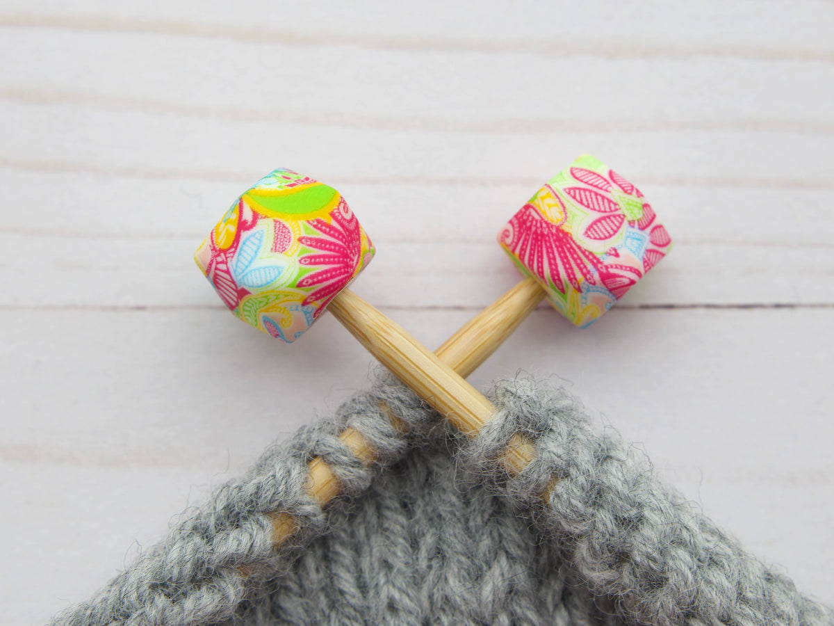 Preppy Floral Hexagon | Topes de puntos (Stitch Stoppers) para tejer de Fox & Pine Stitches