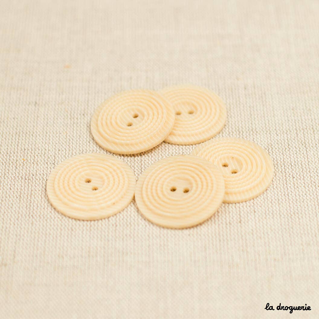 Circled Sand Grain Button 2 Holes 31 mm by LA DROGUERIE