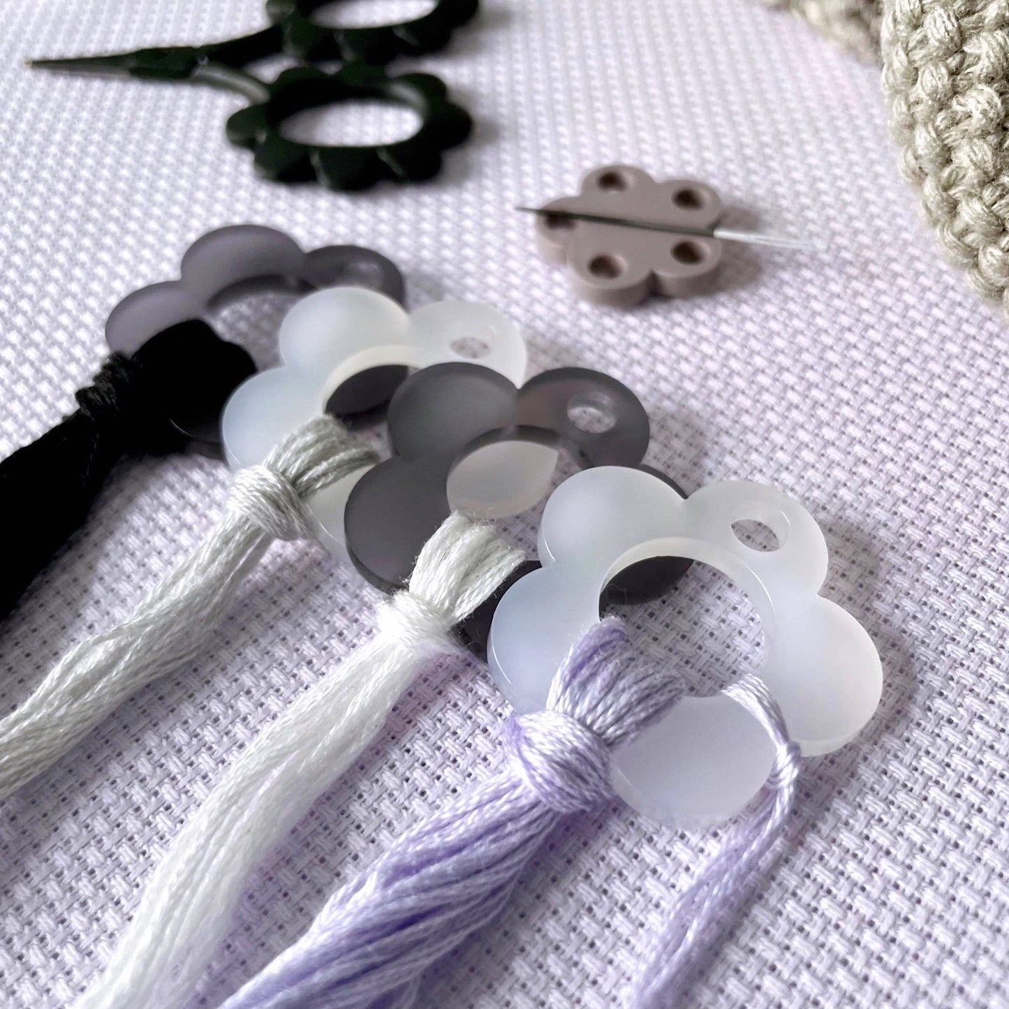 Acrylic flower floss drop set of 10 with binder ring: Frosted blue