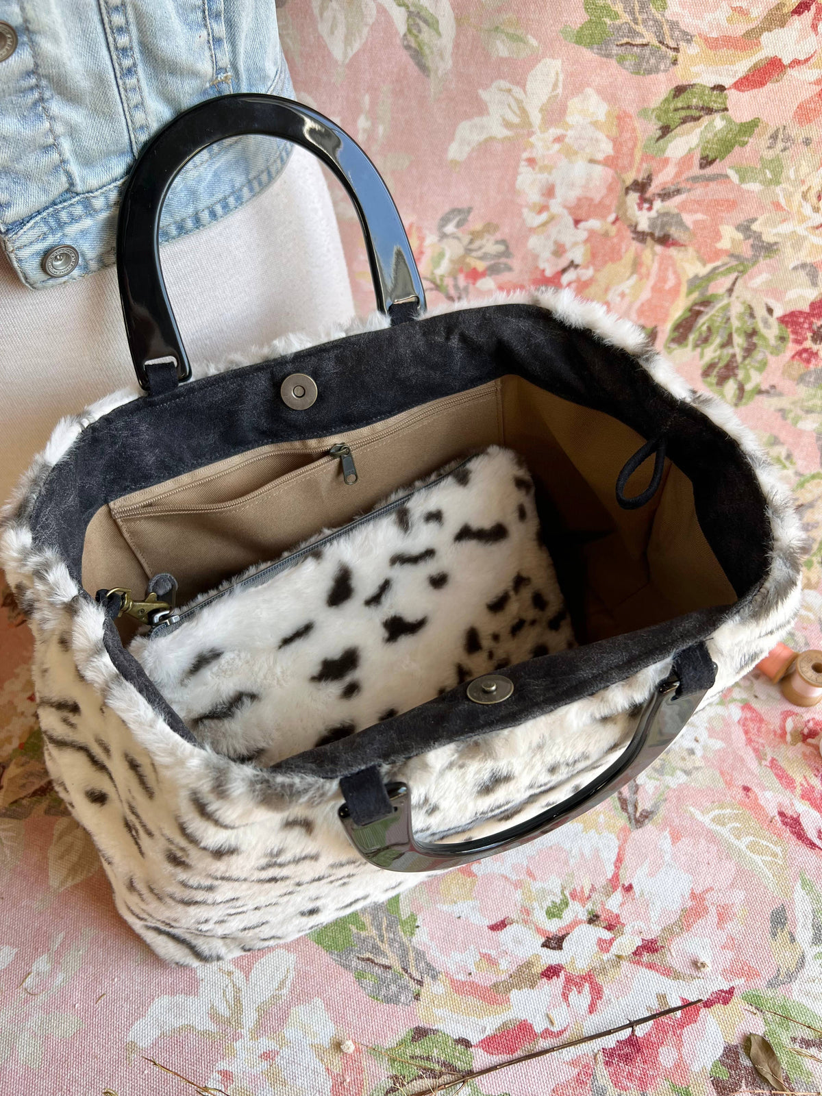 Siberia Divina; bolso de mano y bolsa pequeña para proyectos hechos en EE. UU. de Atenti