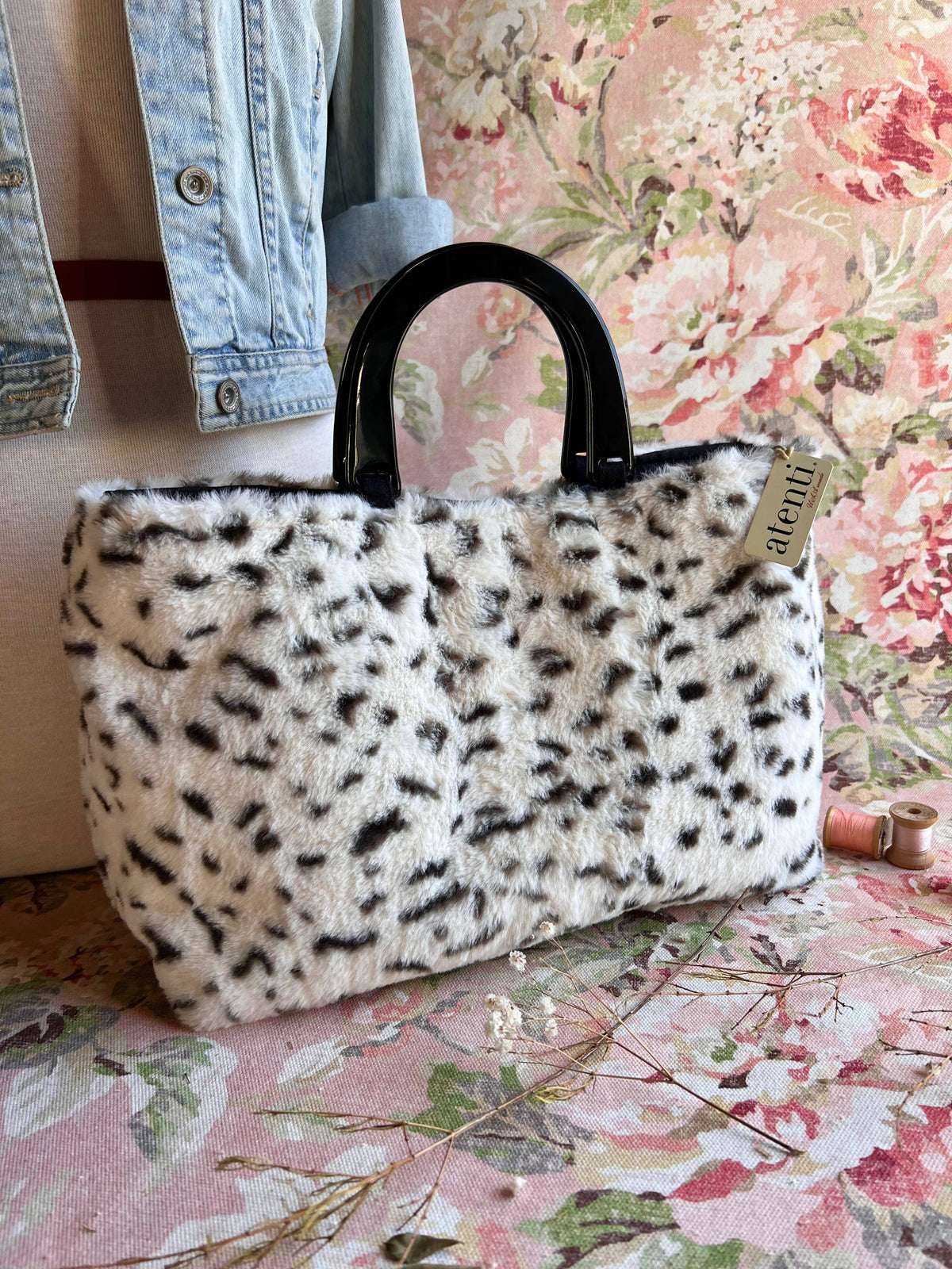 Siberia Divina; bolso de mano y bolsa pequeña para proyectos hechos en EE. UU. de Atenti