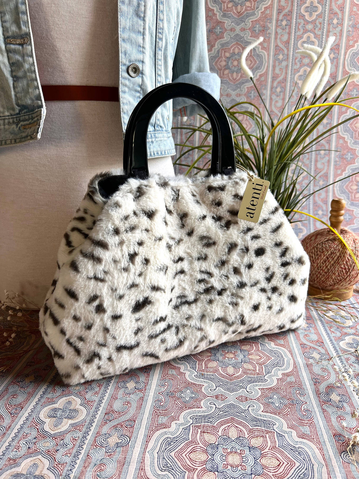Siberia Divina; bolso de mano y bolsa pequeña para proyectos hechos en EE. UU. de Atenti