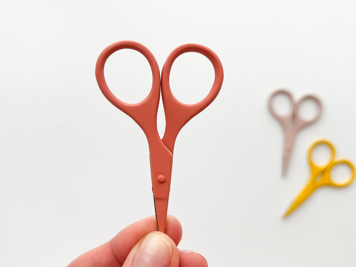 Small needlecraft scissors, tiny embroidery scissors: Mint