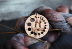 Medidor de agujas Rabbit in Forest con broche de bronce de Sunrise Grove