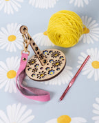 Coming Up Daisies: Original Mini Minder de Lemonwood