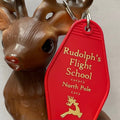 Llavero de motel: Rudolph's Flight School de The 3 Sisters Design Co.