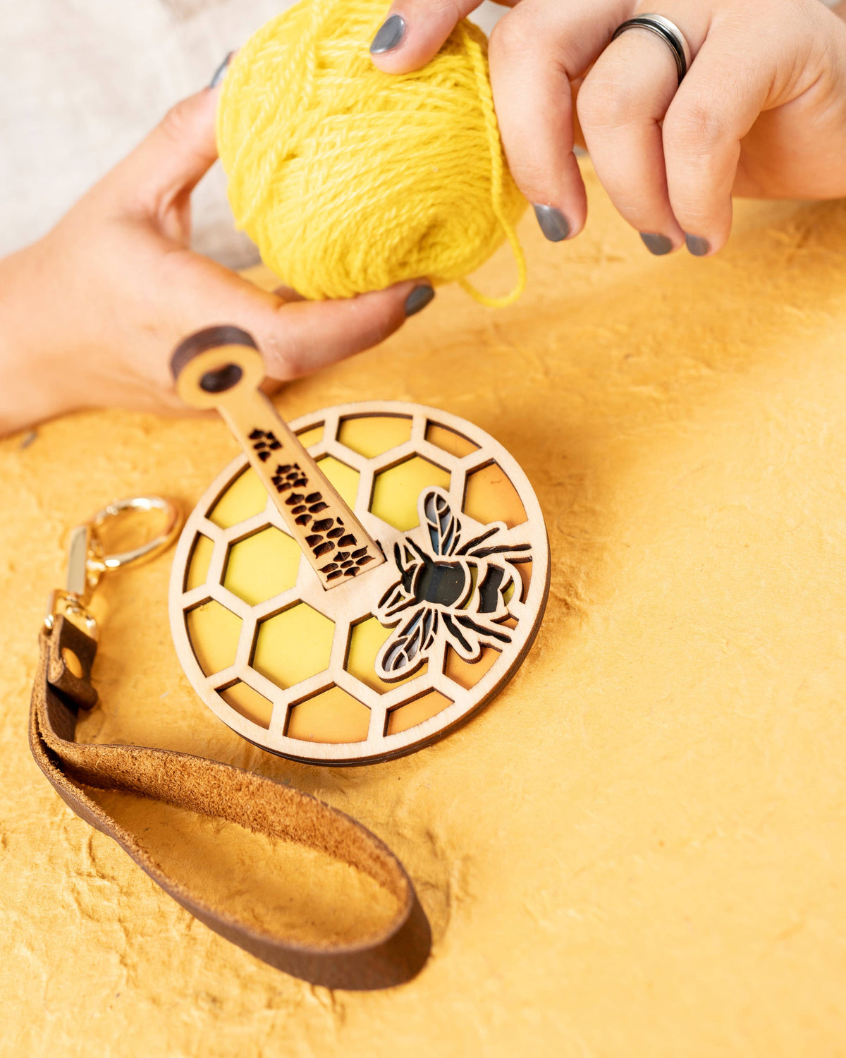 Honeybee: Original Mini Minder de Lemonwood