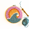 Kit DIY de bordado con punch needle Wave de Plum Diddle