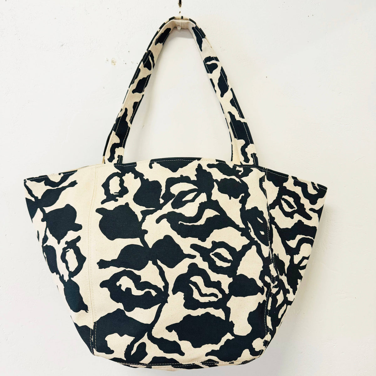 Nueva bolsa tote Boho de lona Vine Black de Erin Flett