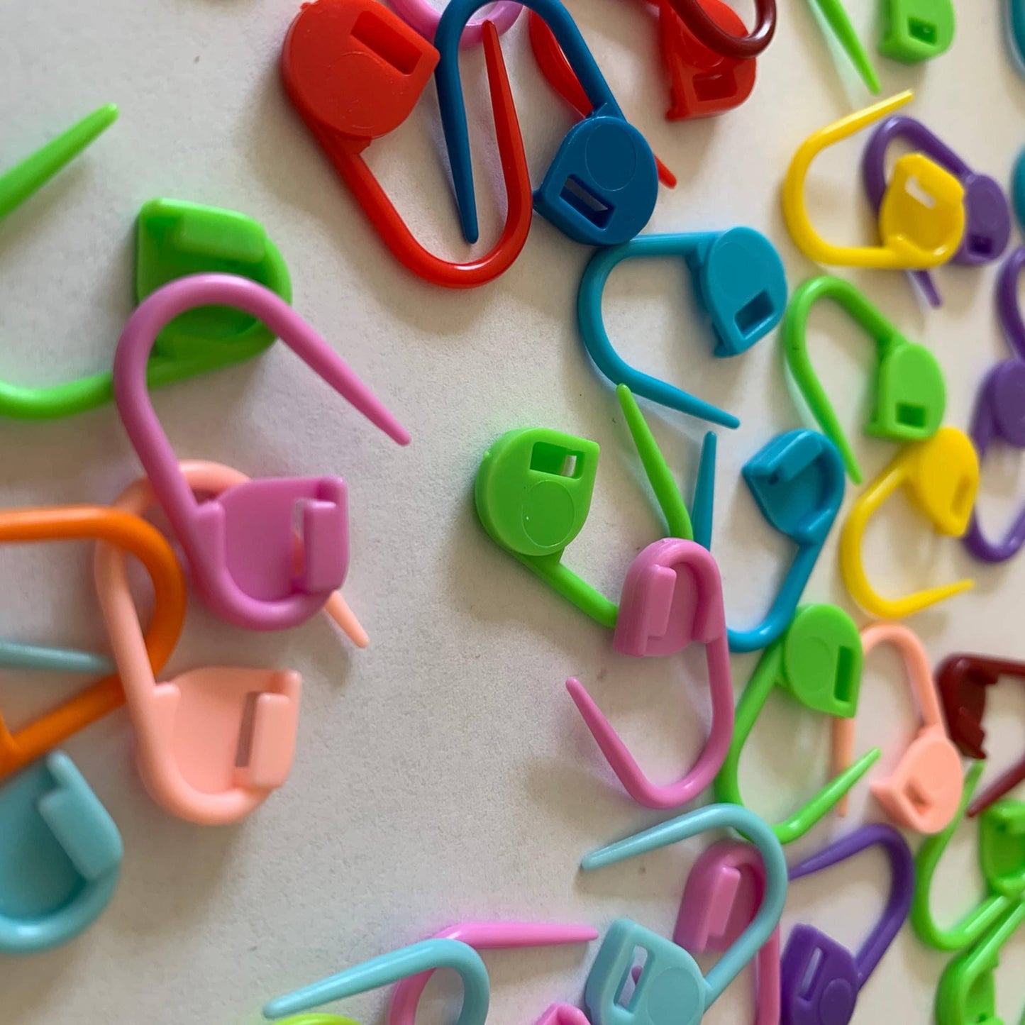 Crochet Knitting Plastic Markers, Plastic Safety Pin, Stitch: 50 Markers