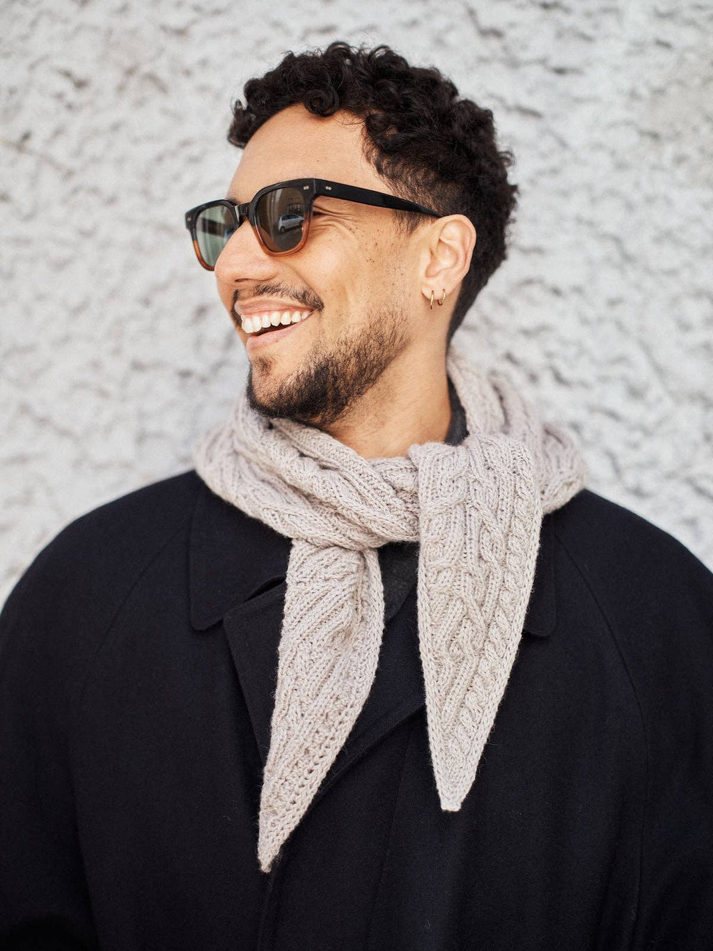 Foundations: 20 Knitted Accessories (en inglés, tapa dura) de Laine Publishing