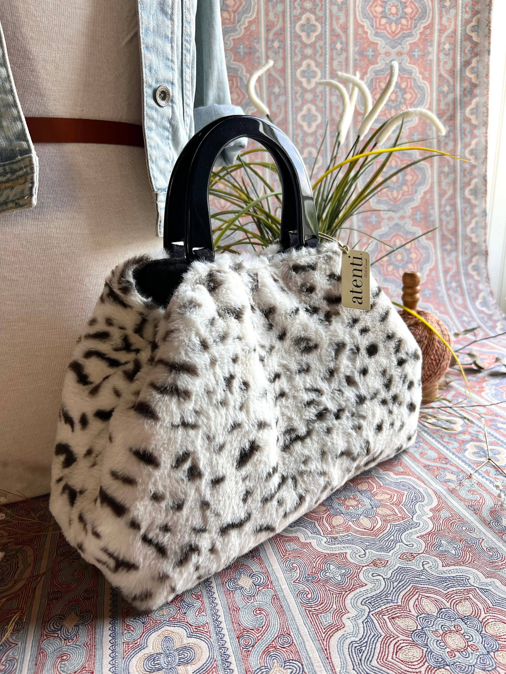Siberia Divina; bolso de mano y bolsa pequeña para proyectos hechos en EE. UU. de Atenti