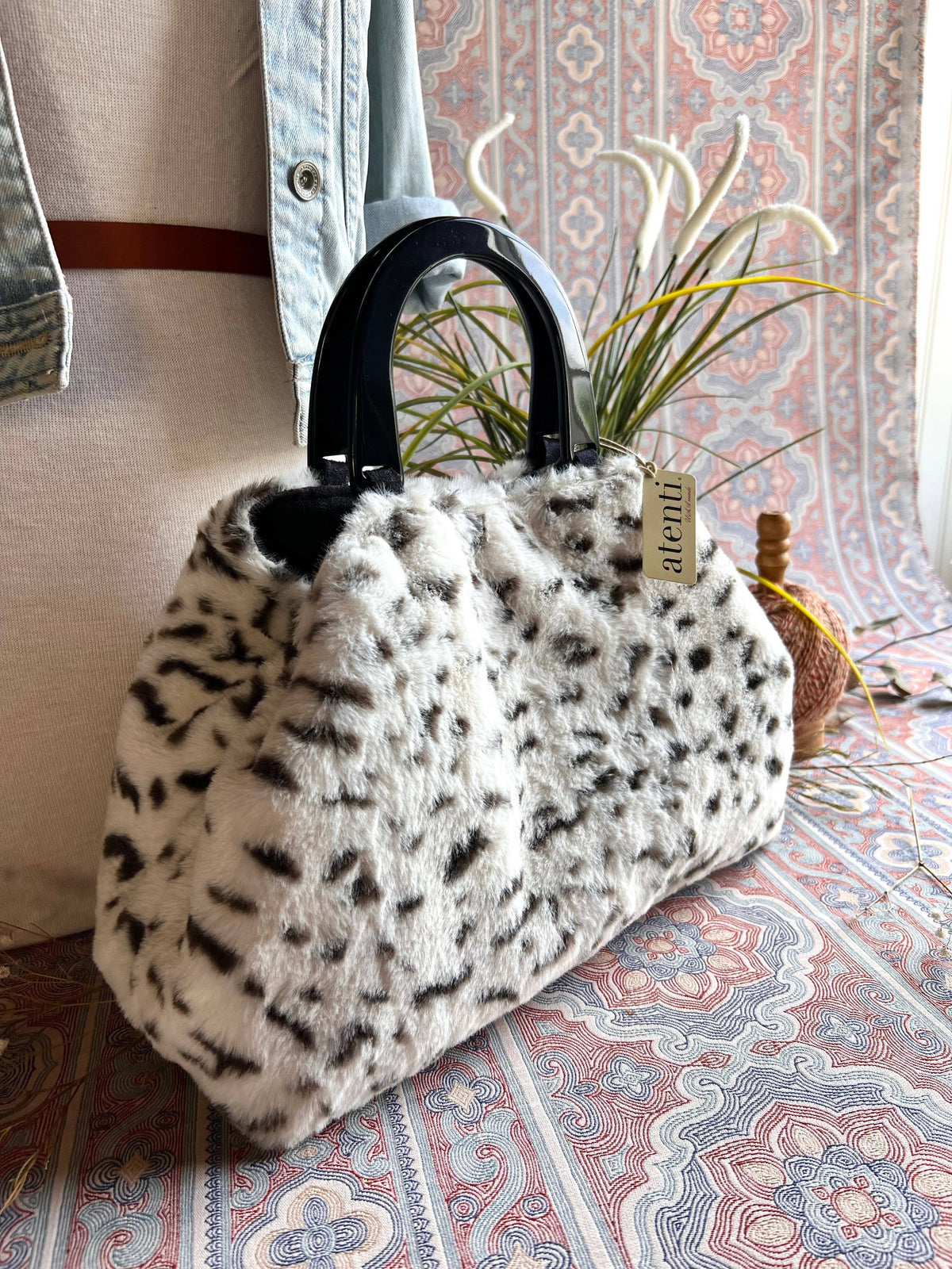 Siberia Divina; bolso de mano y bolsa pequeña para proyectos hechos en EE. UU. de Atenti