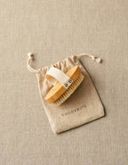Cepillo para el cuidado de suéteres de Cocoknits