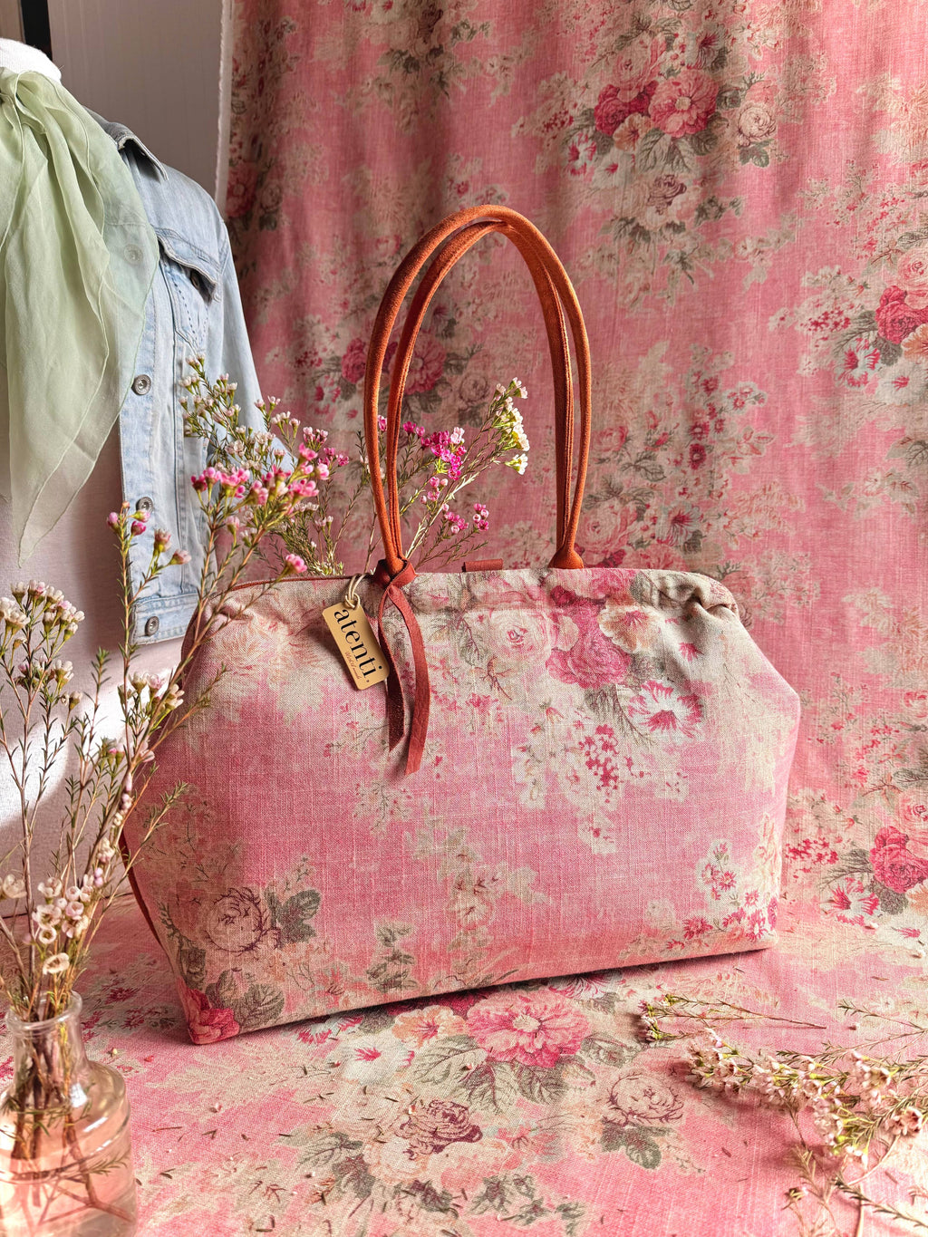 Bolsa Pioneer Rosewood de Atenti, hecha a mano en EE. UU., bolsa floral estilo Mary Poppins con armazón de broche