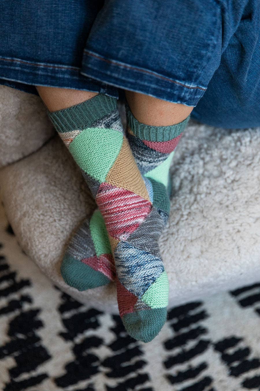 52 Weeks of Scrap Yarn: Projects for Crafters de Laine Publishing