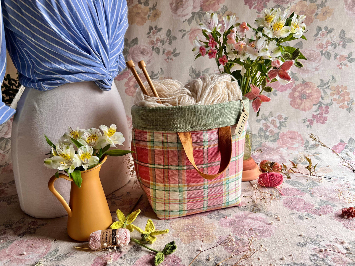 Bolsa para proyectos y organizador para tejer y crochet: Bubblegum Hope Basket de Atenti