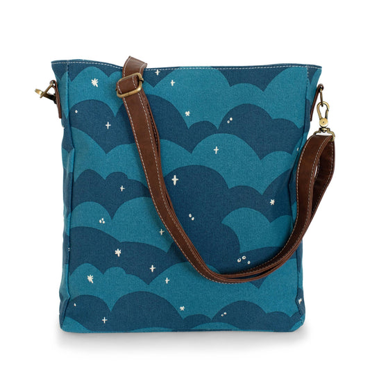 Crossbody Sling, Plaka