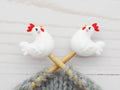 Clucking Chicken | Stitch Stoppers, accesorios para tejer, de Fox & Pine Stitches