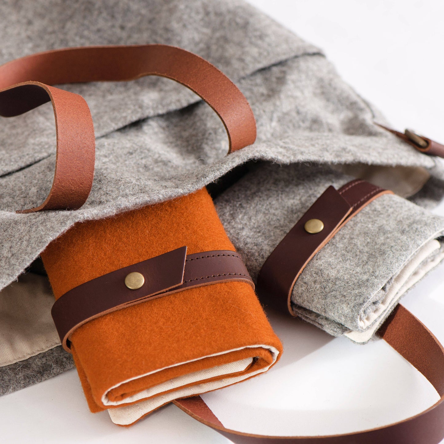 Standard wool interchangeable needle case: Acorn