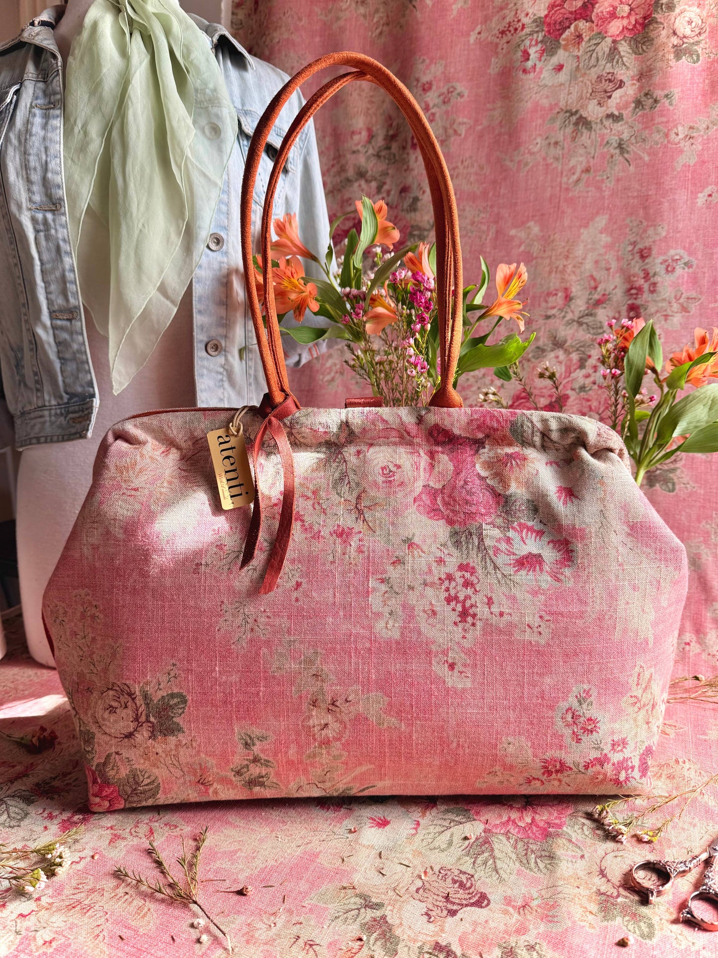 Rosewood Pioneer, Atenti USA Handmade, Floral Mary Poppins Snap Frame Bag