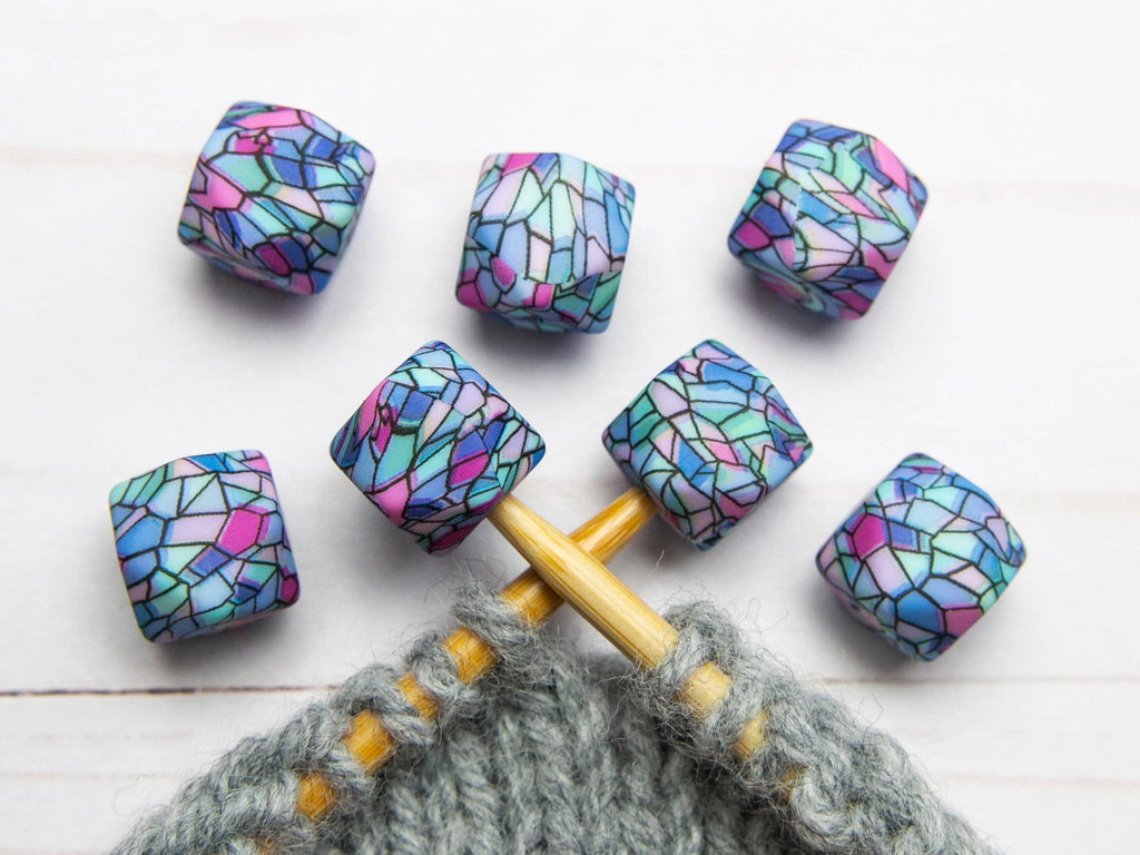Stained Glass Hexagon | Topes de puntos (Stitch Stoppers) para tejer de Fox & Pine Stitches