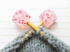 Tiny Heart Hexagon | Topes de puntos (Stitch Stoppers) para tejer de Fox & Pine Stitches