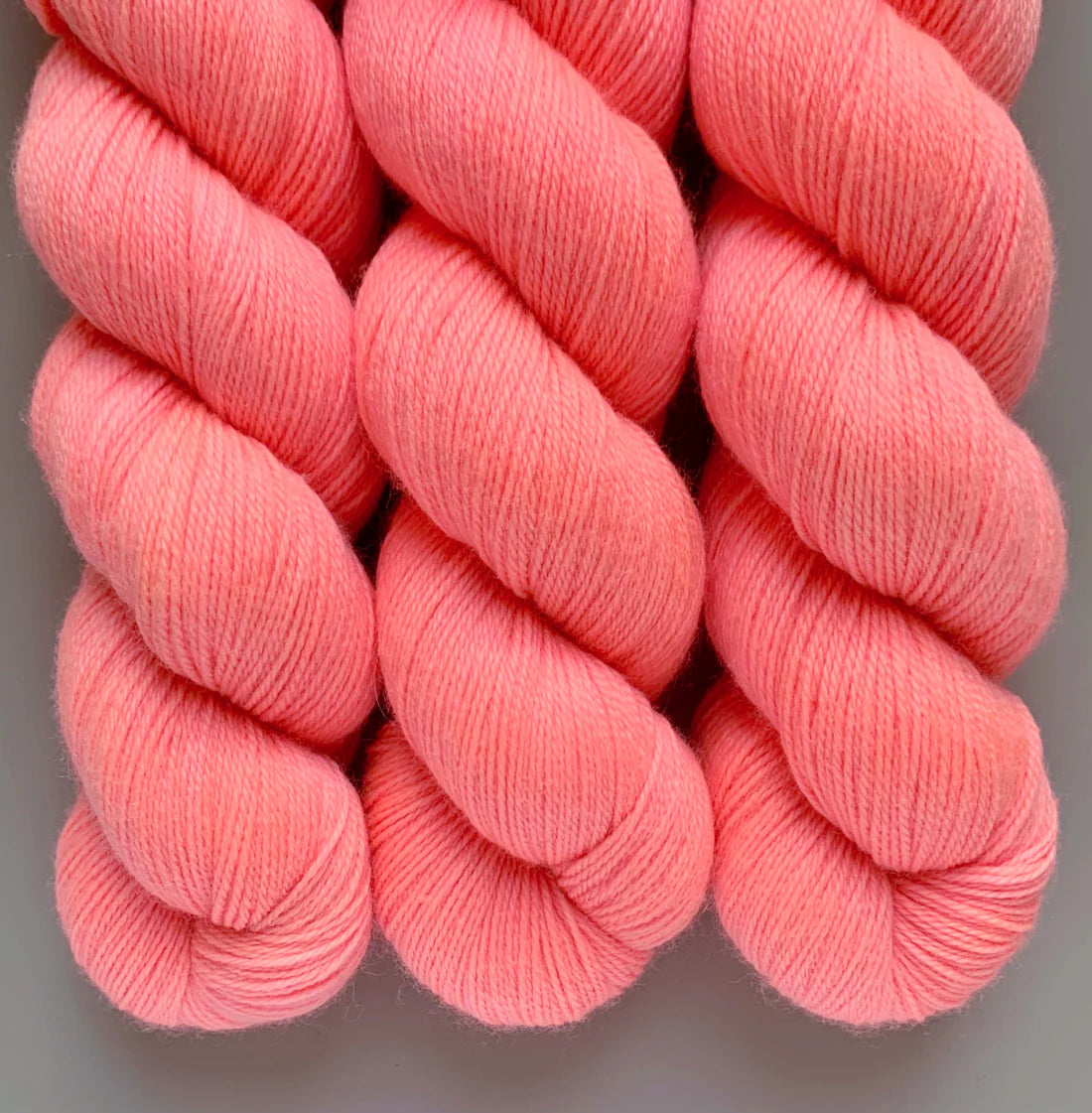 La Bien Aimee - Cashmerino, Fluoro Morganite
